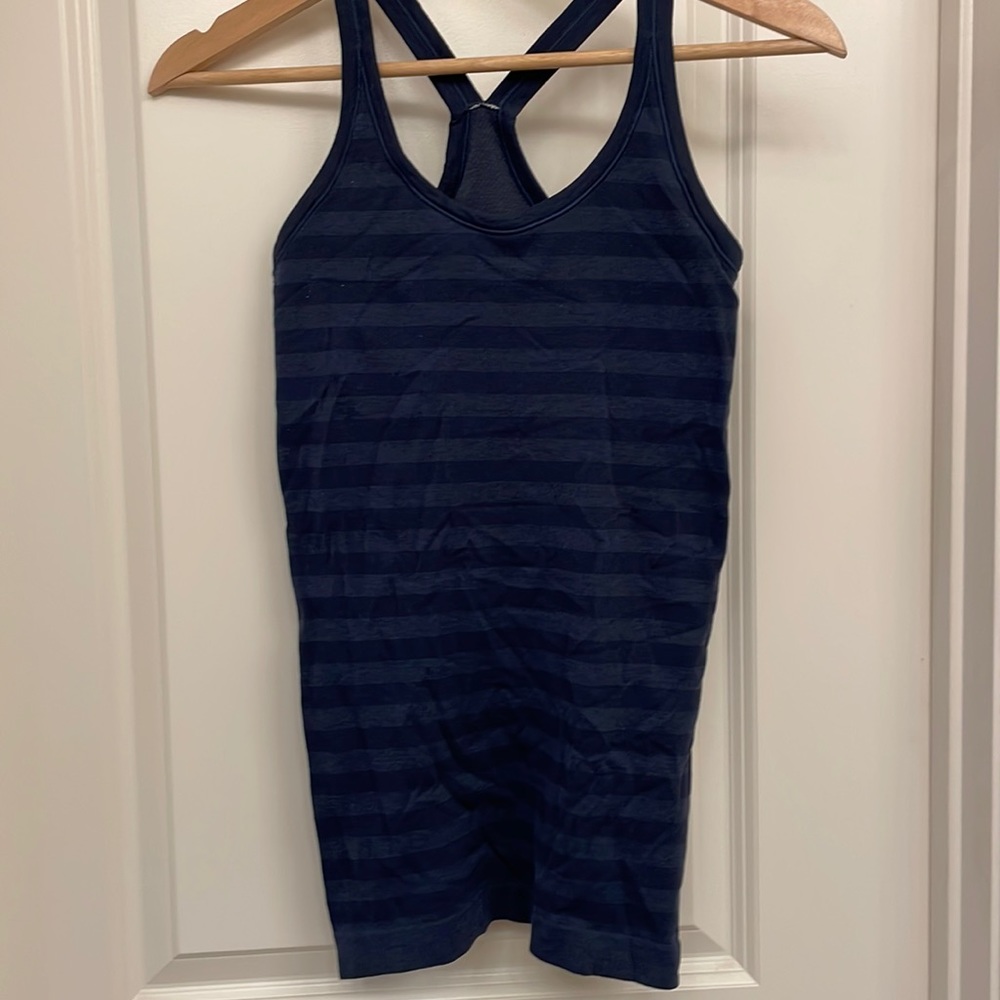Lululemon navy sports tank size 4